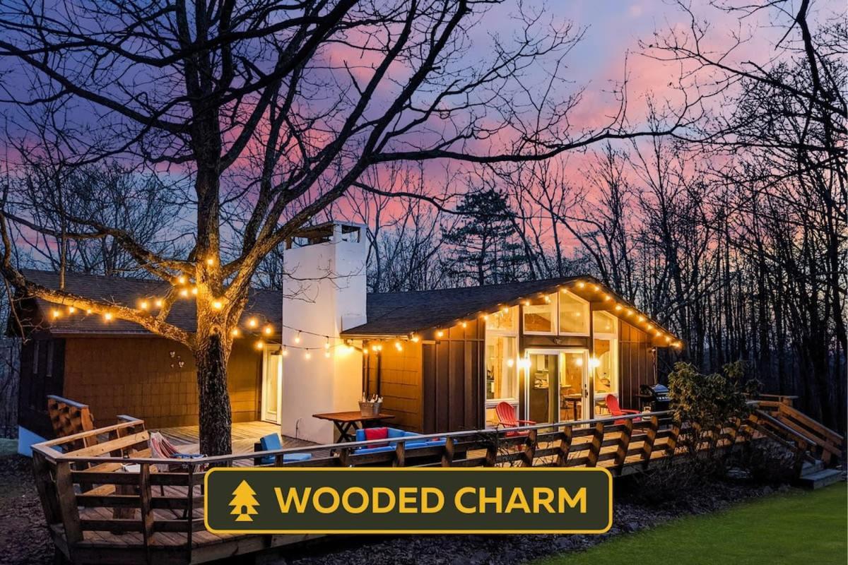 Chestnut Tree Lodge - Modern Wooded Escape Джим Торп Екстериор снимка